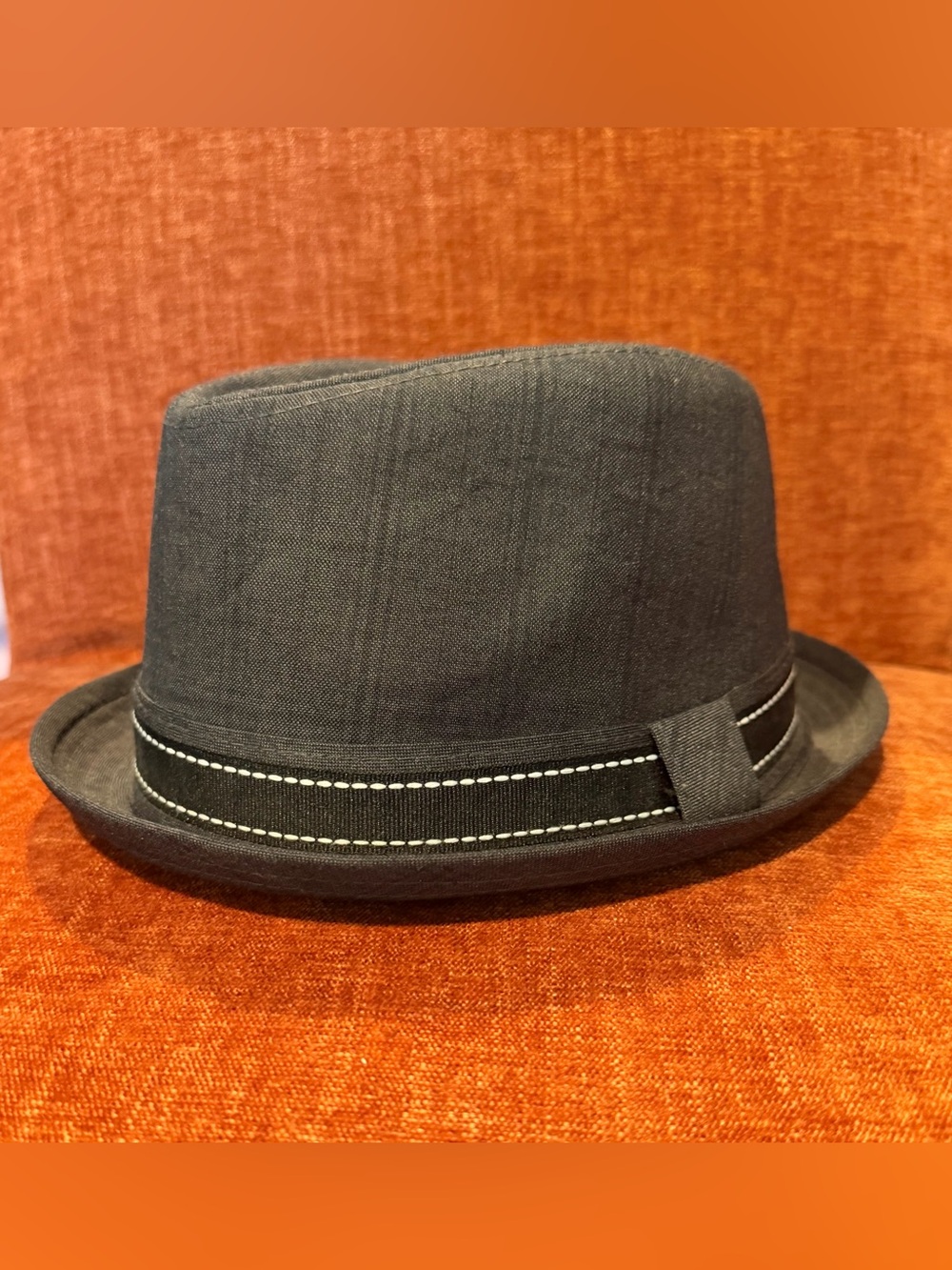 D&Y Charcoal Gray Trilby Hat with Contrast Band